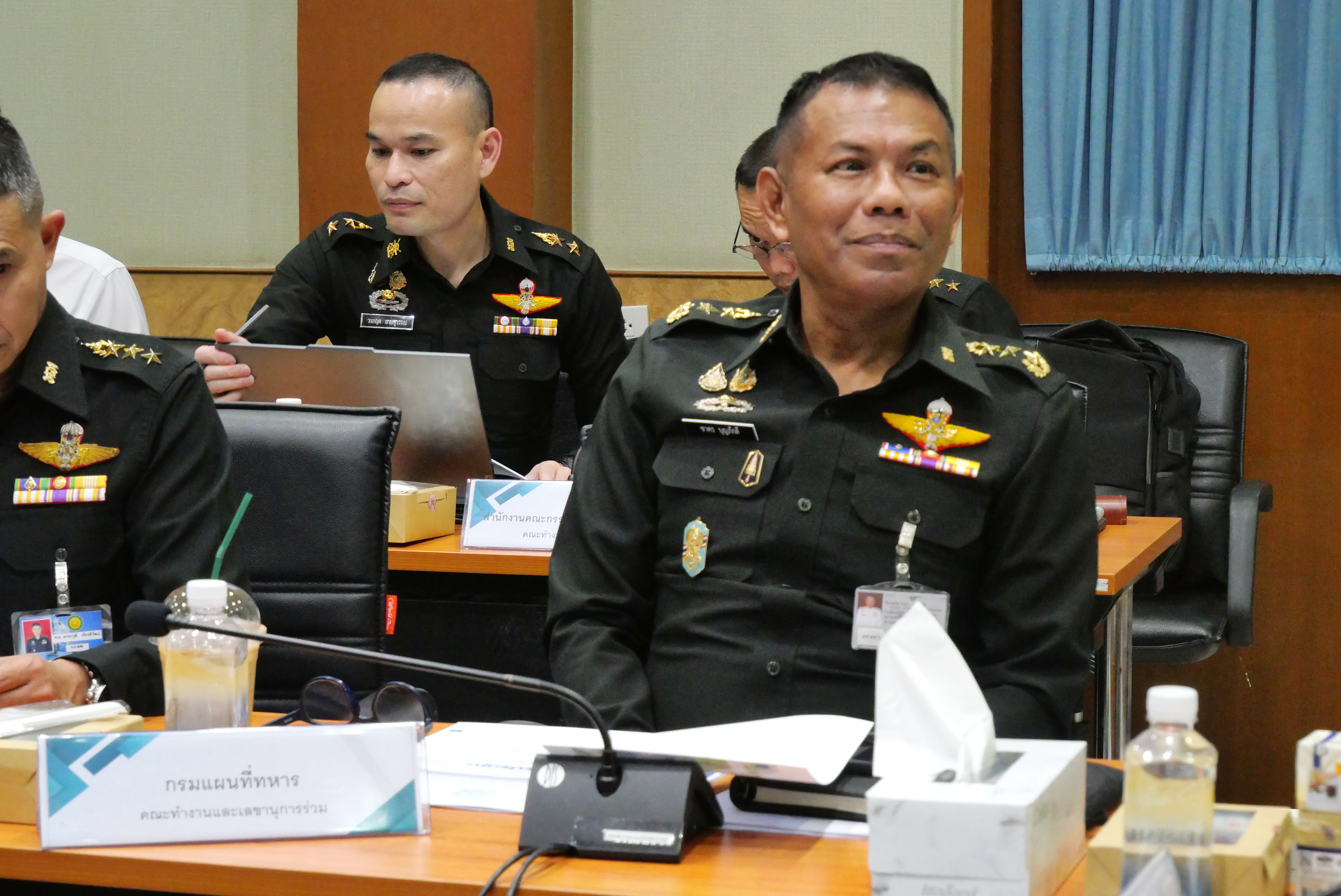 title - ส.ป.ก.ร่วมประชุมคณะทำงานเร่งรัดการปรับปรุงแนวเขตปฏิรูปที่ดินที่ประกาศเขตปฏิรูปที่ดินครอบคลุมทั้งอำเภอให้คงเหลือเฉพาะเขตดำเนินการปฏิรูปที่ดิน โดยใช้ผลจากการปรับปรุงแผนที่แนวเขตที่ดินของรัฐแบบบูรณาการ มาตราส่วน 1 : 4000 (One Map) 122 อำเภอ 21 จังหวัด 